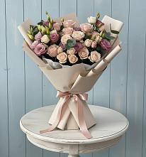 Букет цветов из:  Розы и Лизиантусы в Каменоломни