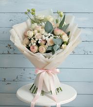 Букет цветов из:  Розы и Лизиантусы в Каменоломни