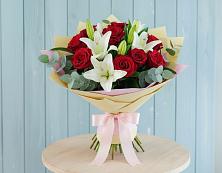 Букет цветов из:  Лилии и Розы в Каменоломни