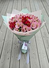 Букет цветов из:  Альстромерии в Каменоломни