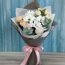 Букет цветов из:  Хризантемы и Розы в Каменоломни