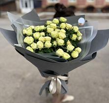 Букет Белые кустовые розы Солинеро в Каменоломни
