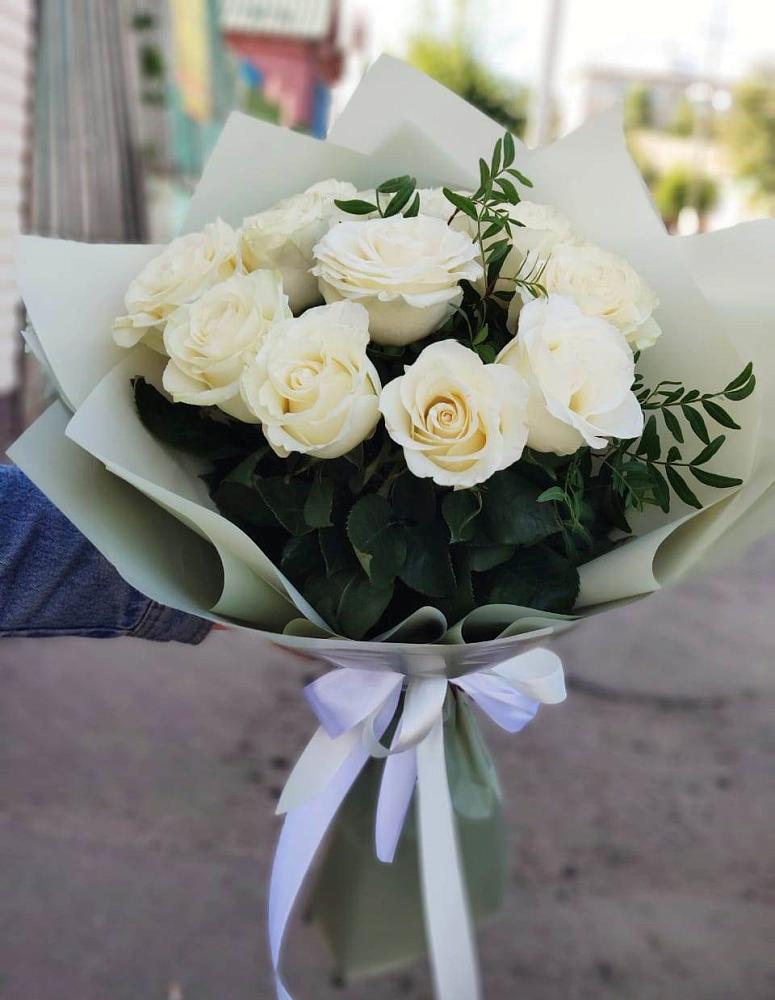Букет Белые розы Проуд в Каменоломни