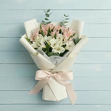 Букет цветов из:  Альстромерии в Каменоломни