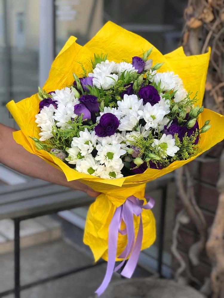 Букет цветов из: Ирисы, Хризантемы и Ромашки в Каменоломни