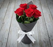 Букет 5 Красных роз Эдлесс Лав в Каменоломни