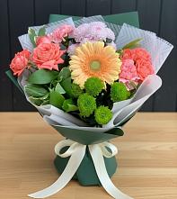 Букет цветов из:  Гвоздики, Розы, Герберы и Хризантемы в Каменоломни