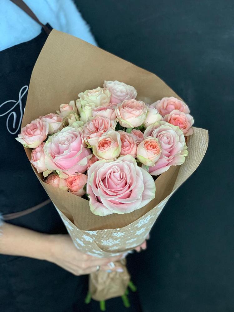 Букет цветов из: Хризантемы и Розы в Каменоломни