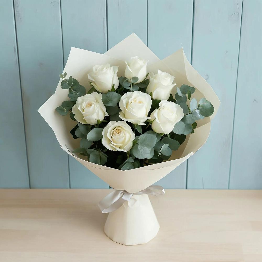 Букет Белые розы в Эвкалипте в Каменоломни
