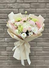 Букет цветов из:  Гвоздики, Розы, Лизиантусы и Хризантемы в Каменоломни
