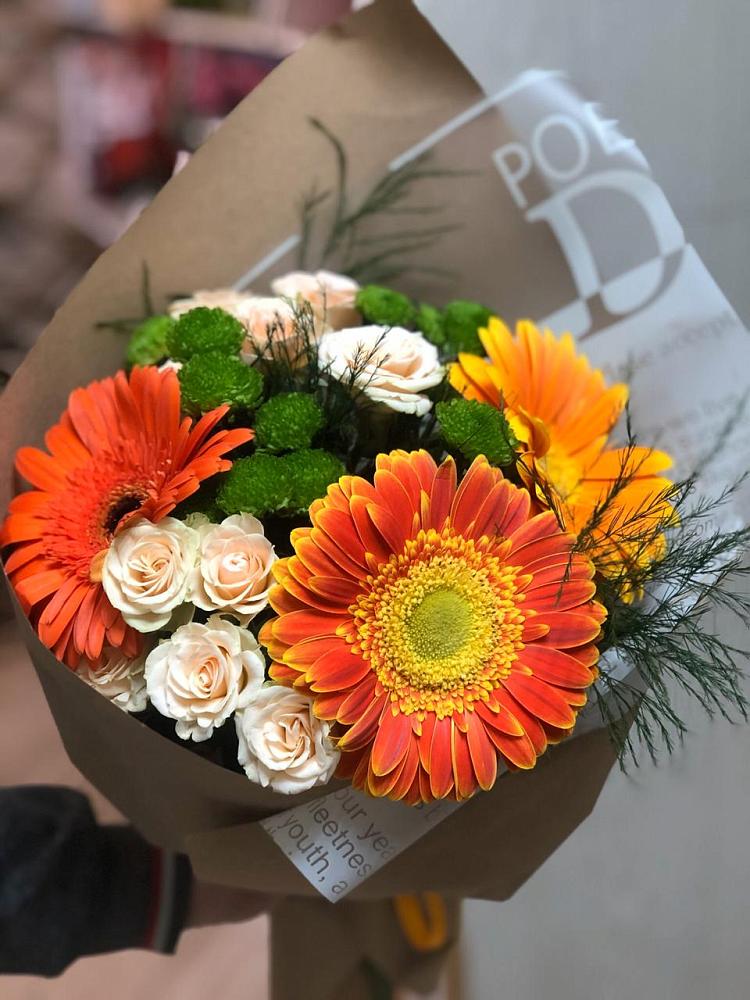 Букет цветов из: Герберы, Хризантемы и Розы в Каменоломни