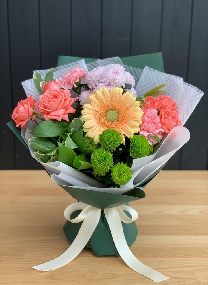 Букет цветов из: Гвоздики, Розы, Герберы и Хризантемы в Каменоломни