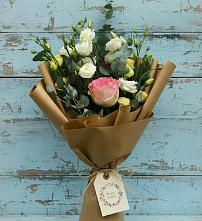 Букет цветов из:  Розы и Лизиантусы в Каменоломни