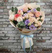 Букет цветов из:  Розы, Лизиантусы и Гвоздики в Каменоломни