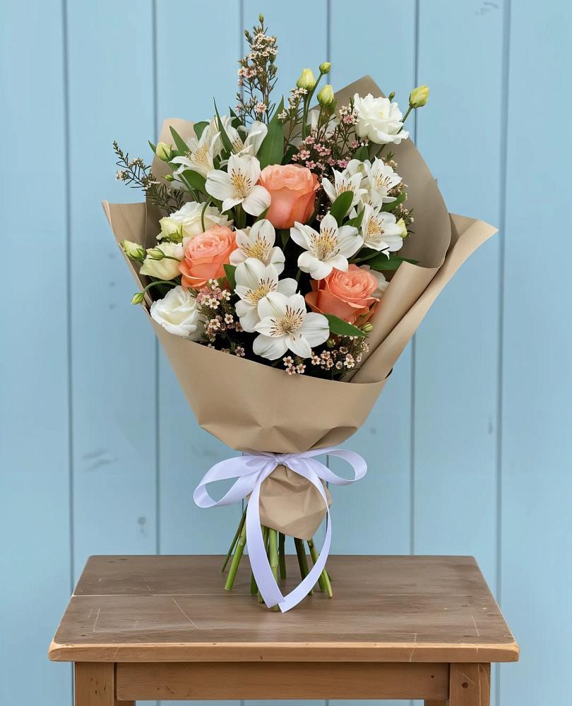 Букет цветов из: Альстромерии, Лизиантусы, Розы и Хризантемы в Каменоломни