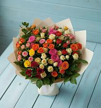 Букет Микс из разноцветных кустовых роз в Каменоломни